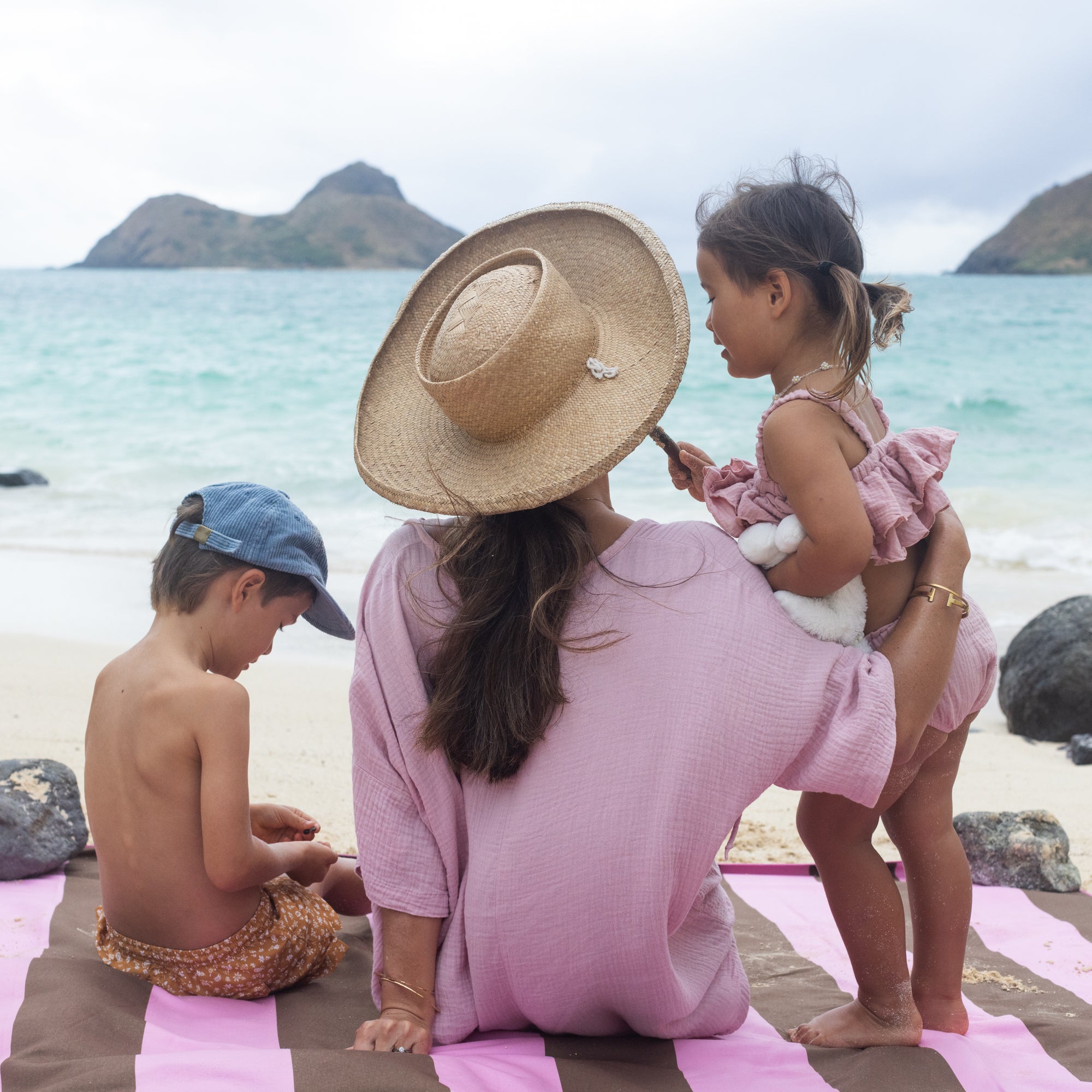 &quot;Lei&quot; With Me - Beach Blanket