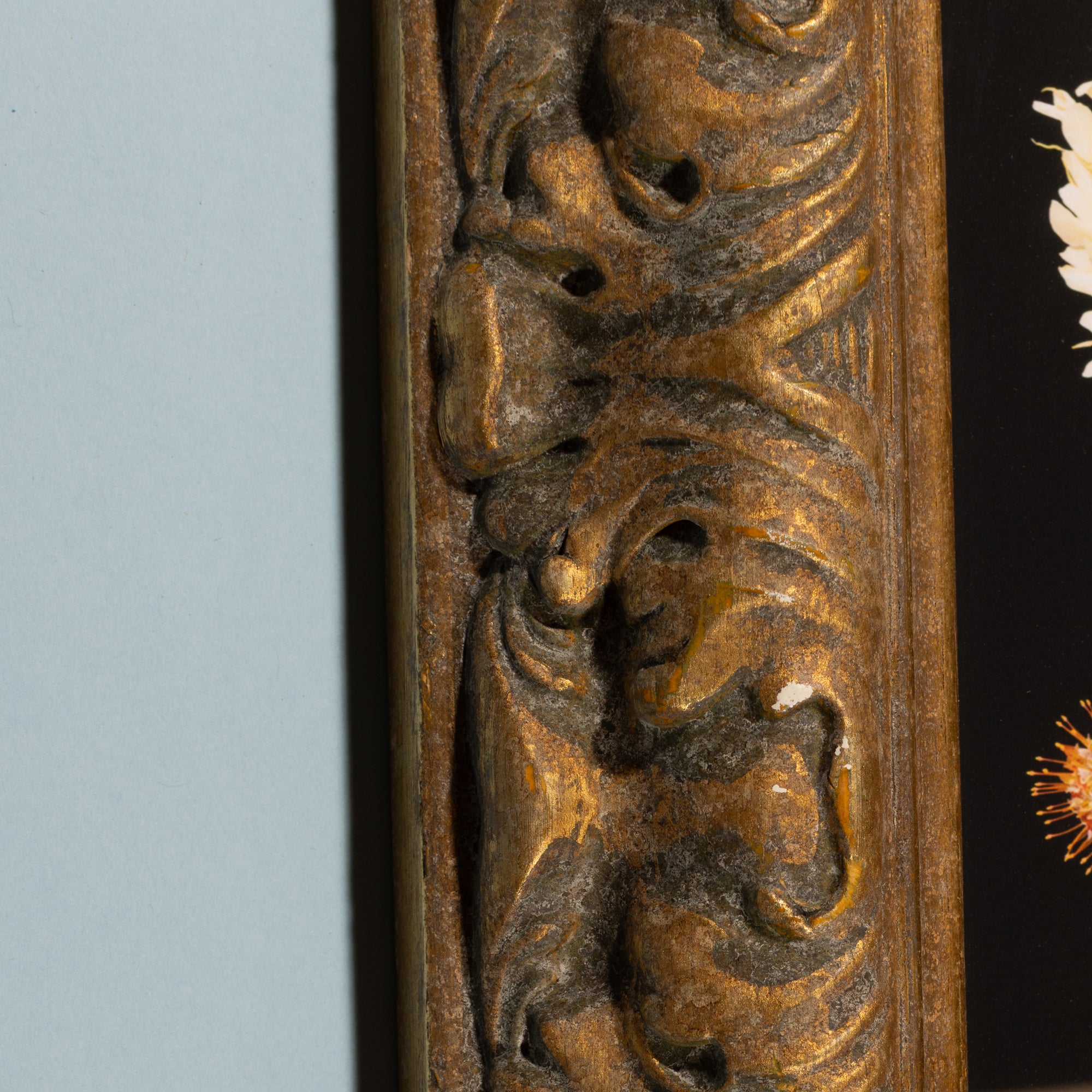 Ali&#39;i with Gilded Antique Frame